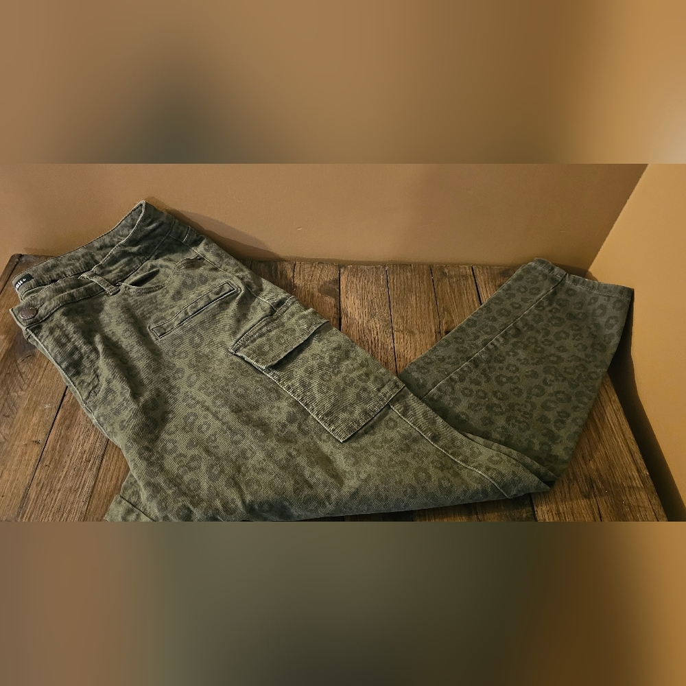 Joe Fresh Green Patterned Cargo Pants